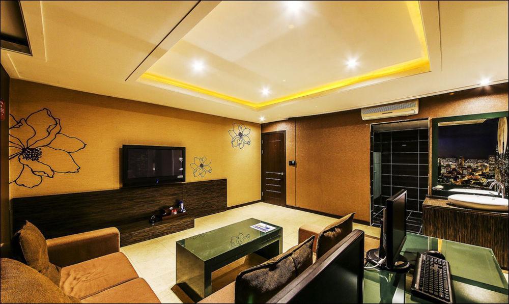 Uijeongbu Nice Hotel מראה חיצוני תמונה
