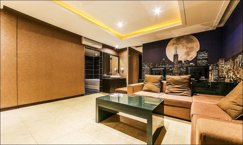 Uijeongbu Nice Hotel מראה חיצוני תמונה