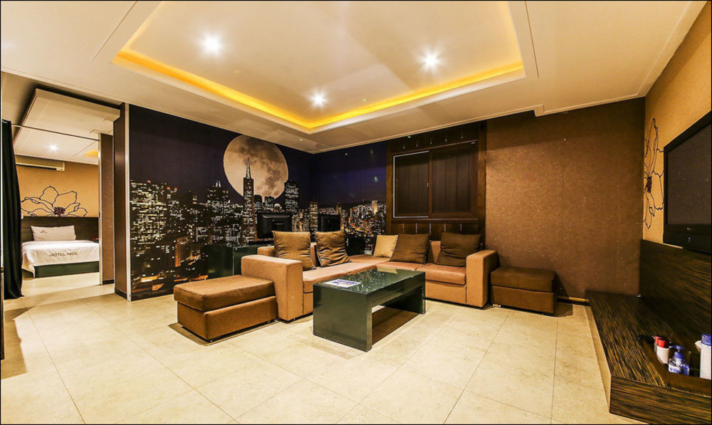 Uijeongbu Nice Hotel מראה חיצוני תמונה